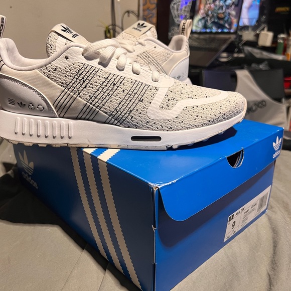 2021 DS ADIDAS “MULTIX” GY8062 white/blk/white size 9 - Picture 8 of 8